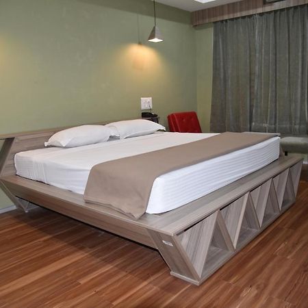 Hotel Bhimas Paradise 티루파티 외부 사진