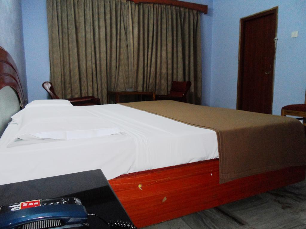 Hotel Bhimas Paradise 티루파티 외부 사진