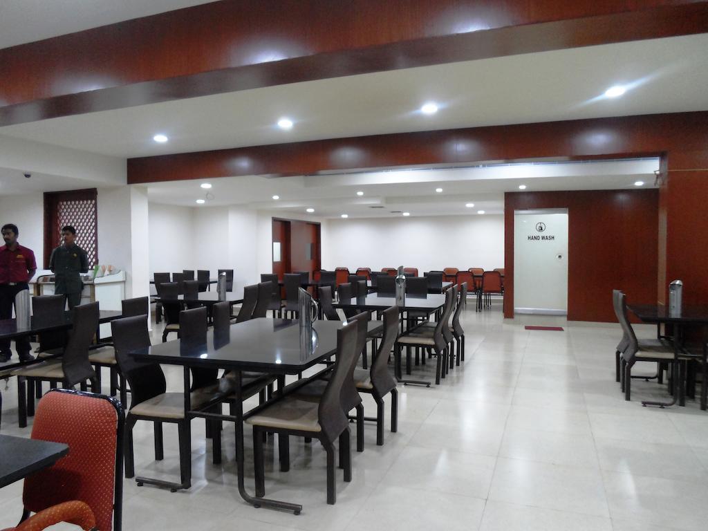 Hotel Bhimas Paradise 티루파티 외부 사진