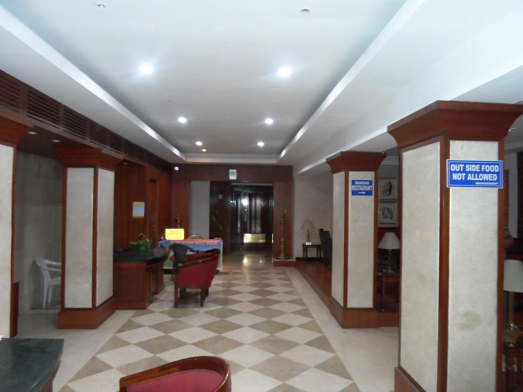 Hotel Bhimas Paradise 티루파티 외부 사진