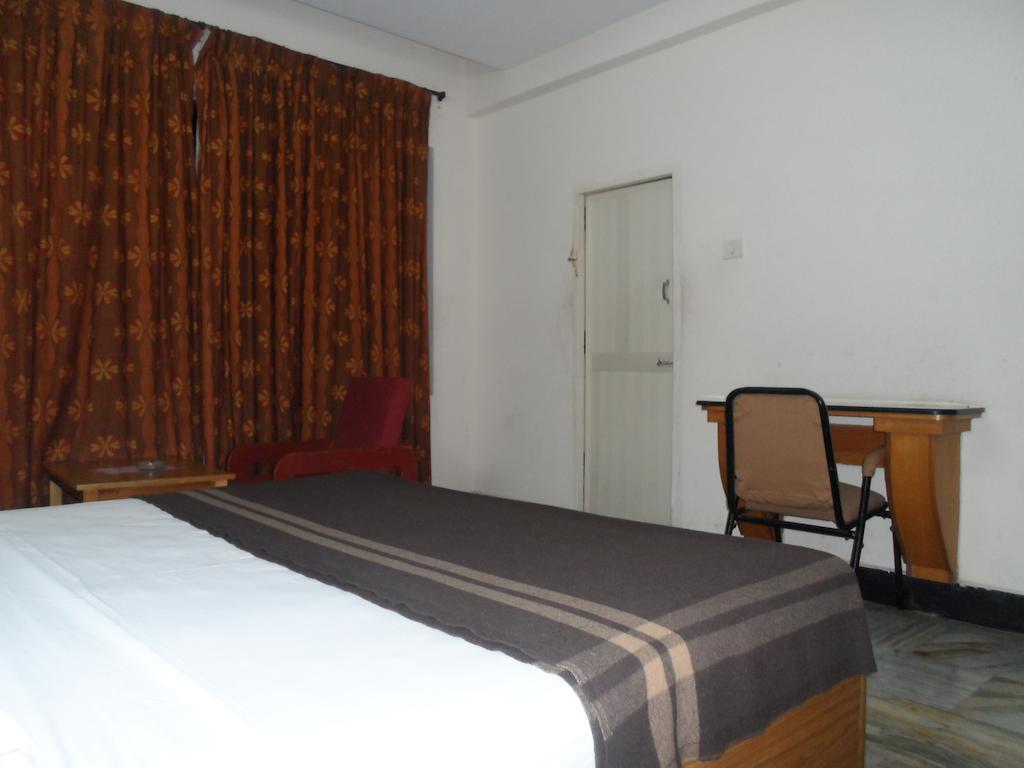Hotel Bhimas Paradise 티루파티 외부 사진
